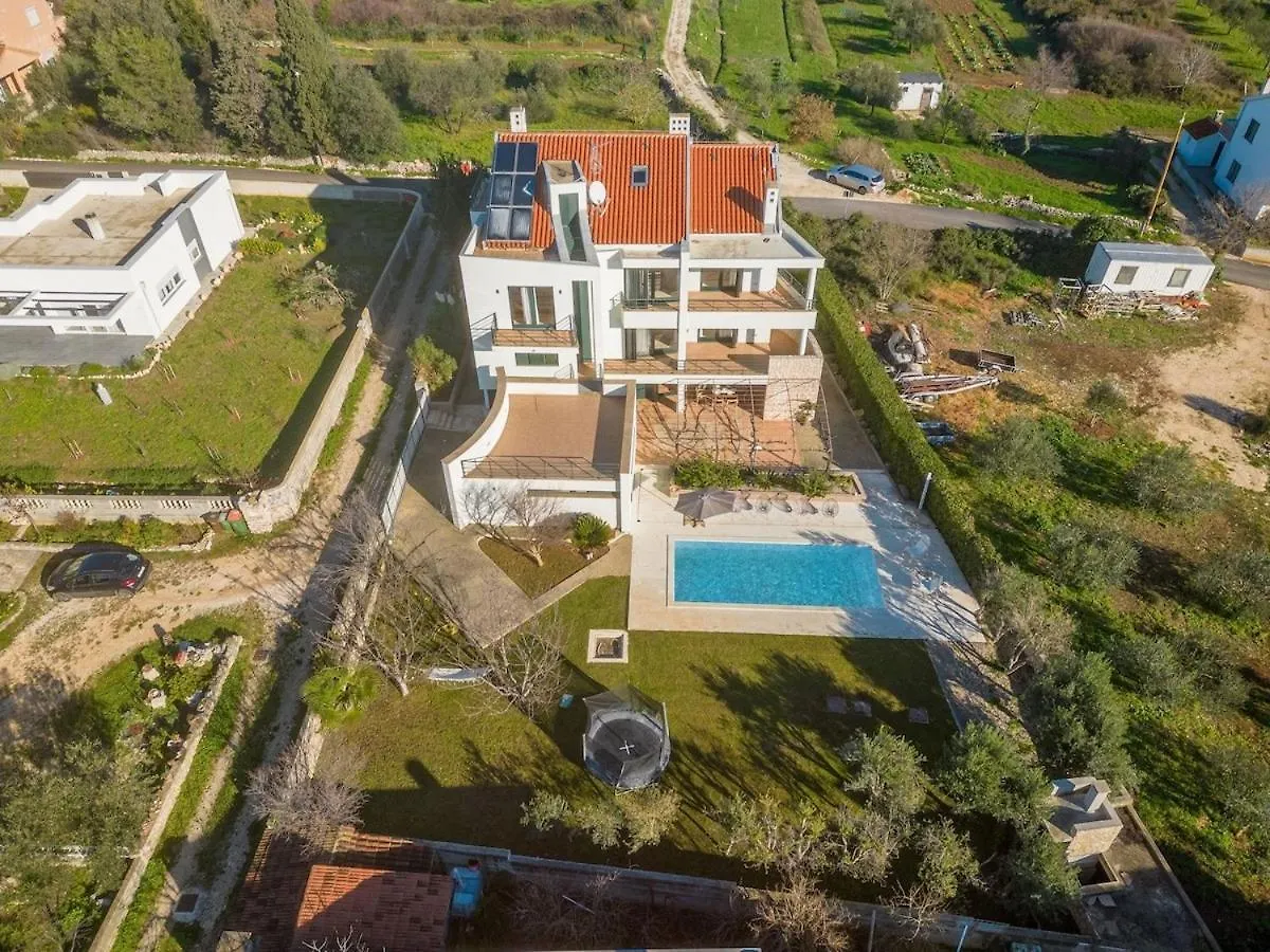 Villa Paradise 자다르