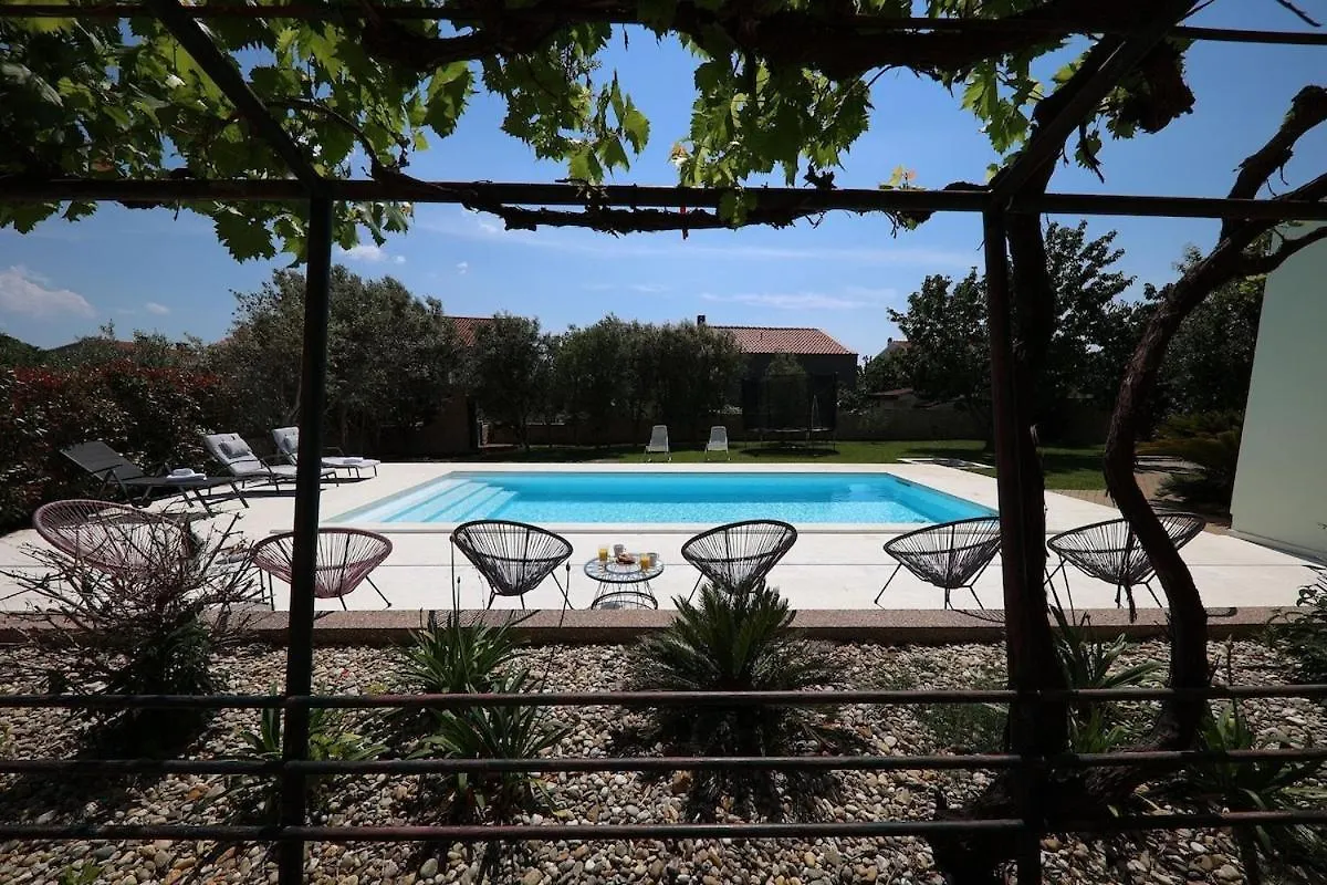 Villa Paradise 자다르